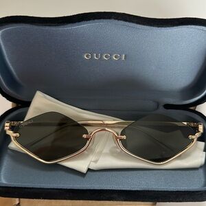 Gucci Diamond Frame sunglasses / gold